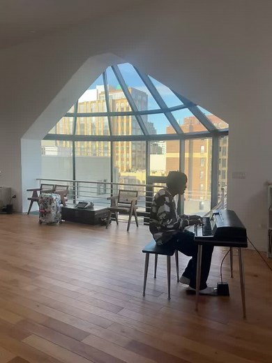 Exploring the Meaning of 'Rearrange My World' by Daniel Caesar