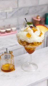 apple crumble 🍎 #tiny #mini #miniature #asmrslime #minicooking #miniaturekitchen | Realminiworld