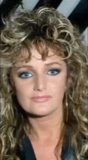 Bonnie Tyler Is Dead: Total Eclipse of the Heart, Holding Out For a hero, if i sing you a love song