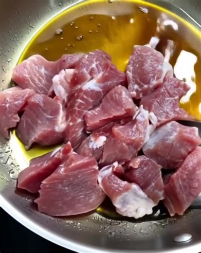 This is the correct way to preserve pork in the freezer: The meat will not dry out, and will still retain all its nutrients for a whole month. | Feedy Life