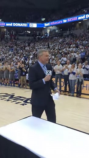 Brad Johansen takes the #Layup4Lauren challenge
