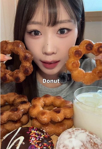 던킨도너츠 츄이스티 도넛 먹방 ASMR