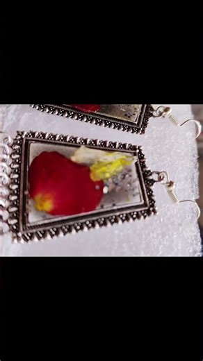 Handmade Real Flower Resin Square Dangler Earrings for Women & Girls #gift #floralearrings #resin