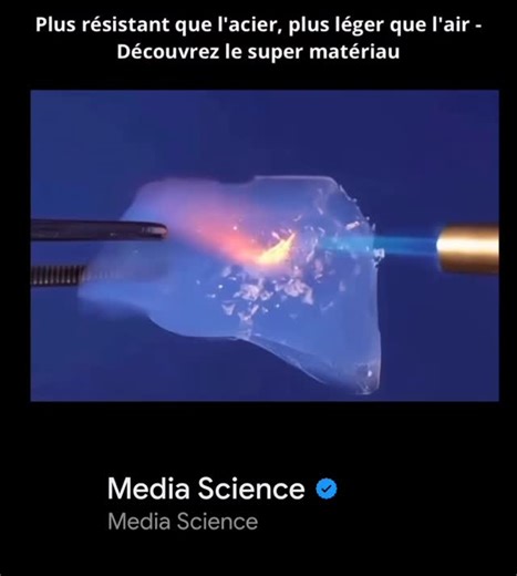 Media science 🧬 on Instagram: "Le matériau présenté sur l’image est un aérogel, souvent appelé « fumée gelée » en raison de son aspect translucide et de son extrême légèreté. Bien que composé jusqu’à 99,8 % d’air, l’aérogel est incroyablement résistant par rapport à son poids. Certains types d’aérogels de silice sont plus résistants que l’acier et comptent parmi les matériaux solides les plus légers jamais créés. Initialement développé par la NASA, l’aérogel est utilisé comme isolant dans les e