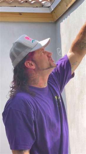 WHEN THE GENERAL CONTRACTOR HAS TO CHECK UP ON THE PROJECT AND FiNDS NUMB CHUCKS iN THE DEEP FREEZER | Riff Raff