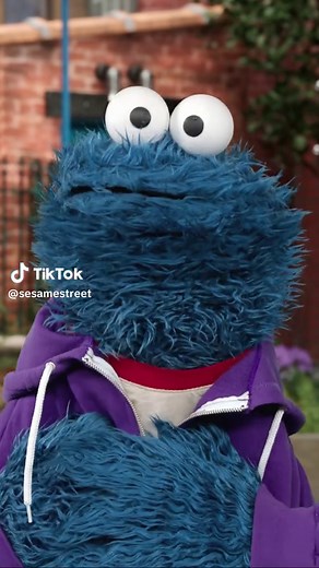 Crunches and carrots and cookies, oh my! 🥕🍪 Exercise can be a great way to keep your mind and body healthy. Keep up the great work, Cookie Monster! #AbbottHealthyHabits