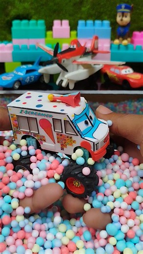 SURPRISE TOYS Monster Cars