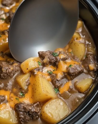 'Amish Farmhouse Feast'—every time I serve this, my family says it tastes like it came straight from an Amish farm kitchen. Warm, filling, and gone . Fυll ᖇecίpe in Coʍmеոτ 💬 | Amazing Old Recipes