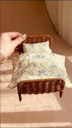 🛏️ Mini Rattan Bed with Fabric Bedding | Dollhouse Miniature Furniture