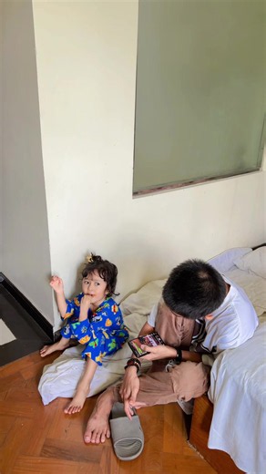 မေမေလဲ အချိုပဲစားတာ အမြဲတောင်းပြီး စားရတာ ကပ်စေးကုပ်#dmcosmeticsfounder #diamond @Ye Min Naung *Diamond PaPa😘