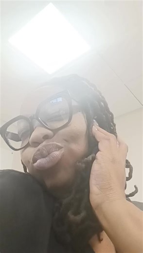 Happy fridayyyy... say it back na | Shardae Thompson-Walker