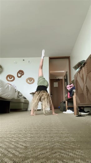 How to do a back walk over #backwalkover #gymnasticsophie #gymnasticsflex