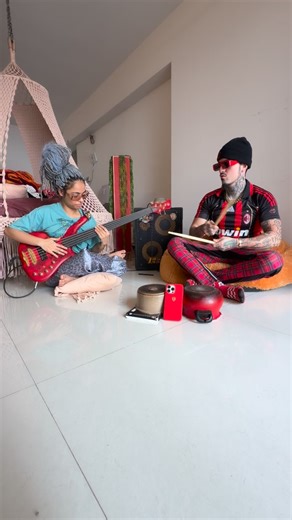 There’s something about being back in India that just hits different.✨ This was my shortest trip home ever, yet somehow it felt incredibly full. 🥹 It was also extra special because it was my boyfriend’s first time in India—and his first time in Asia 🌏 Watching someone experience this place for the first time through fresh eyes reminded me why it will always be such a deep part of who I am.💙 Getting to see my family, hug them tight, laugh, eat, and revisit the places I grew up in stirred up so