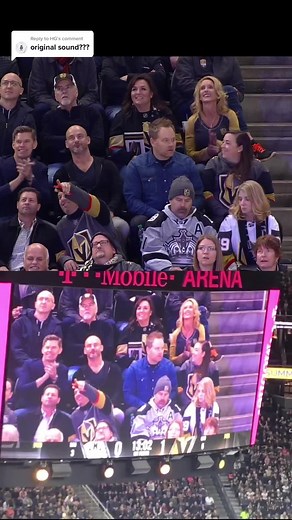 Fans Dancing at Sporting Events - Billy Idol Mony Mony