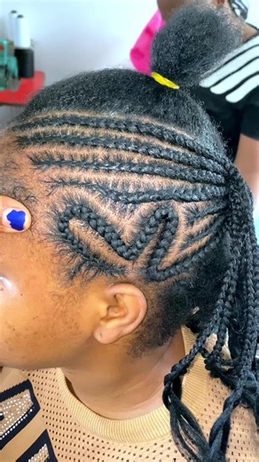 Guide to Easy Natural Hairstyles for Short Hair