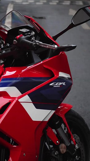 Honda CBR400R: Đánh Giá Chi Tiết và Âm Thanh