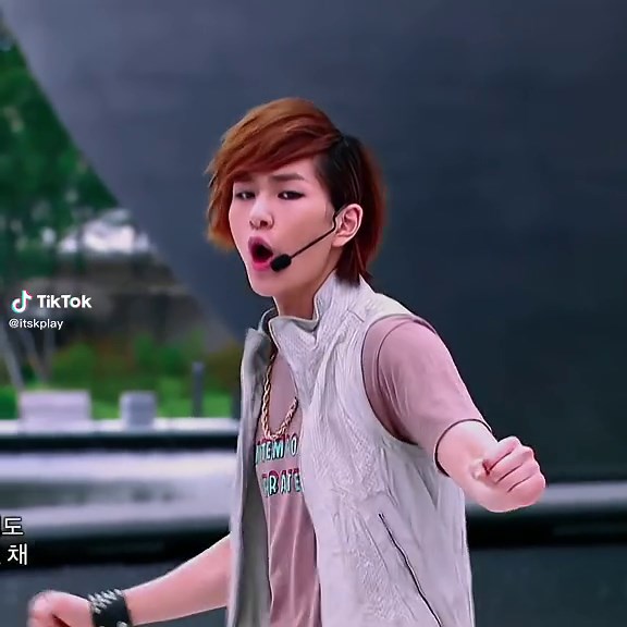 SHINee Lucifer Dance Performance