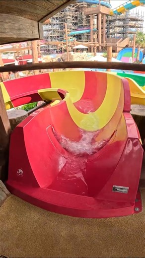 Rimal Racer red Water Slide Yas Waterworld Yas Island #waterslide #watertube #tobogan