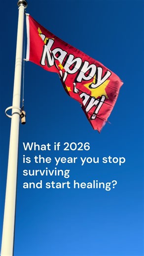 DM READY if something in your body is asking for support and you’d like to explore working together 1:1. Somatic trauma-informed coach 🌿 Helping you move from survival → safety Understand your parts • regulate your nervous system ✨ Give yourself the power to heal in 2026 1:1 coaching | Online | UK & worldwide #somatichealing #nervoussystemhealing #healingjourney #coaching #healing