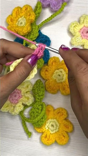 DIY EASY DECORATION DOOR FLOWERS / EASY DIY DESIGN