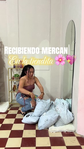 Hoy recibimos mercancía nueva en nuestra tiendita 🙌🏻🌸 #tiendaderopa #lizzyboutique #boutique #emprendimiento #contenido