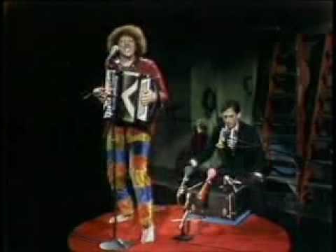 "Weird Al" Yankovic - Another One Rides the Bus