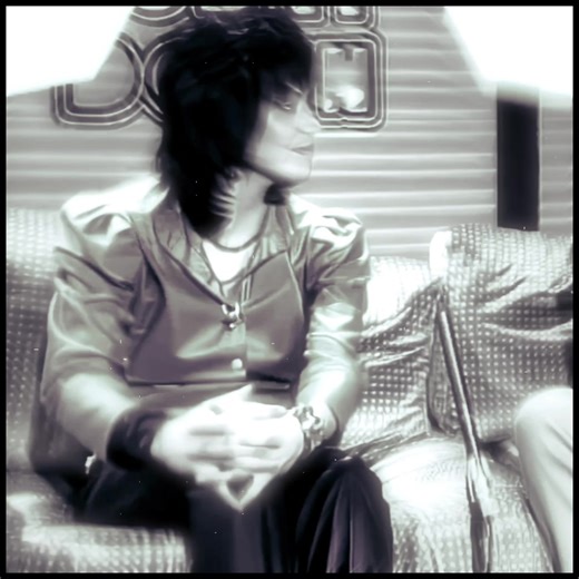 #JOANJETT: gf reveal!