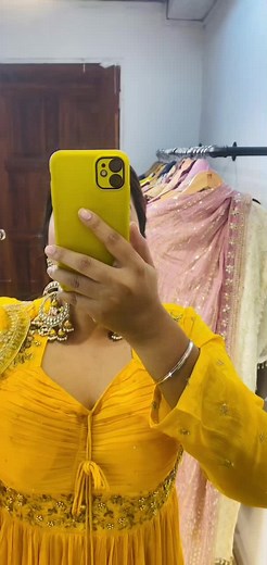 Shalala Lala Dance Challenge - Vibrant Yellow Theme