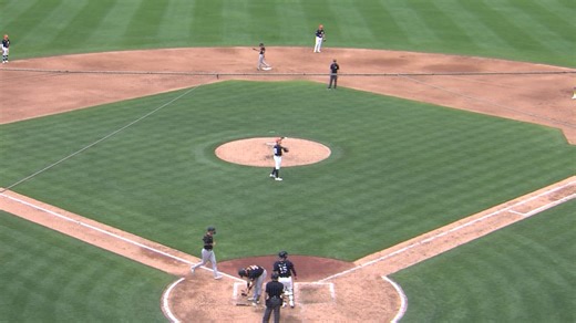 Henry Davis draws a bases-loaded walk