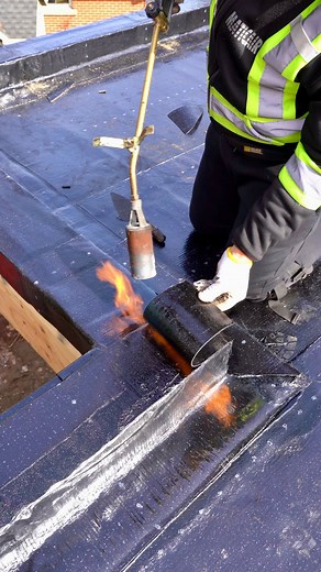 160K views · 9.3K reactions | Finished flashing right before snowstorm ️ #roofing #toronto #torontohomes #torontobuilder #torontoroofing #renovation #luxuryhomes #buildersofinsta #roofersofinstagram #asmr | TorontoRoofing.ca | Facebook