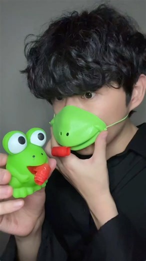 Love real frog toy kiss