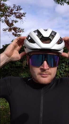 🚴‍♂️ Explore the cutting-edge Giro Aries helmet! 🚀