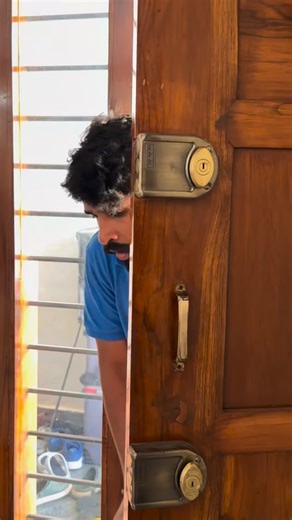 Sudhakar Gowda R on Instagram: "Counter ge counter 😂 Crafted for your comfort, designed for your glow. Naturals Customer First Plan!!! New to Naturals? Welcome! 💖 We’re excited to have you! If you’re visiting us for the first time because of our Customer First Initiative, we’ll gift you a FREE #NxtFace product as a super bonus. SBI card users get an instant cashback of ₹1,200. #CustomerFirst #Happiness #NaturalsSalon #EMIBeauty"