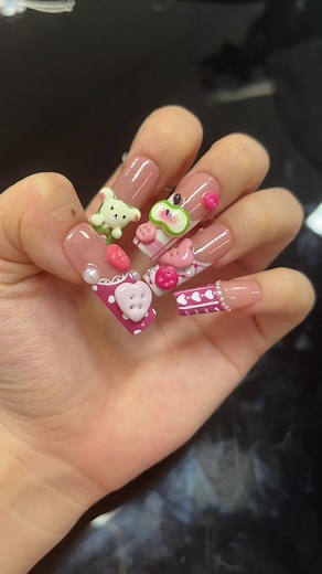 New nails so cute 🥰