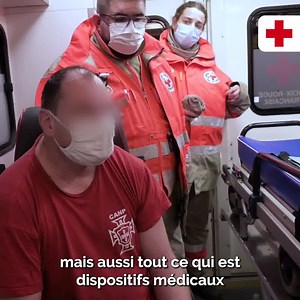 Une soirée avec Stéphanie et les équipes bénévoles de Chartres, qui s’appuient sur une action de maraude pour proposer la vaccination à un public éloigné du système de santé. Une action du dispositif "Aller-vers", avec le soutien de Mastercard | Croix-Rouge française