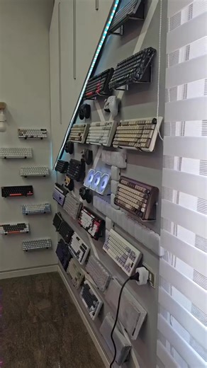 85K views · 900 reactions | This is not your typical setup. Cr. @matteo52boni #lianli #case #pc #setup #build #v100 | Lian Li HQ | Facebook