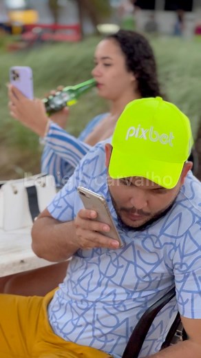 1M views · 10K reactions | O INVESTIMENTO, marque um amigo que só investe errado.. . #fyp #comedyreels #comediahumor #rir #Compartilhe #comedia #comedy #foryou #viralreels #viral #reelsviral #cachaça | laniellycarvalho | Facebook