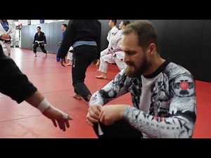 How to tape an injured thumb for BJJ
