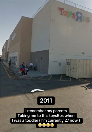 This sadness me ❤️😭😭 #nostalgia #memories #brooklyn #toysrus | Toys R Us