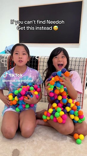 These are the crayola gobbles ! Just as fun of a squishy toy! NOT SPONSORED!!! #squishy #squishytoys #emmaandkate #motherdaughterduo #crayolaglobbles