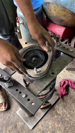 Rx Mechanic | Struts Mounting Feeding! #struts #strutsmount #shockmount #shockabsorber #rxmechanic #fblifestyle | Instagram