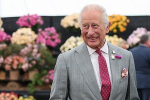 King appears on magazine cover in celebration of garden makeover