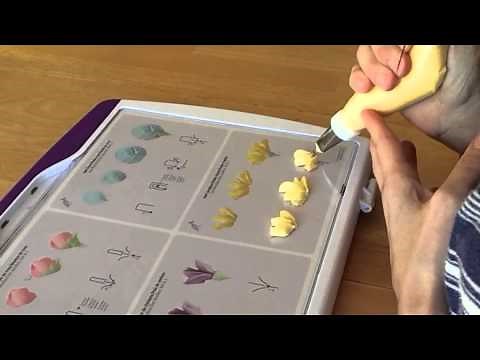 Cake Decorating Piping Techniques: How to Make Carnations