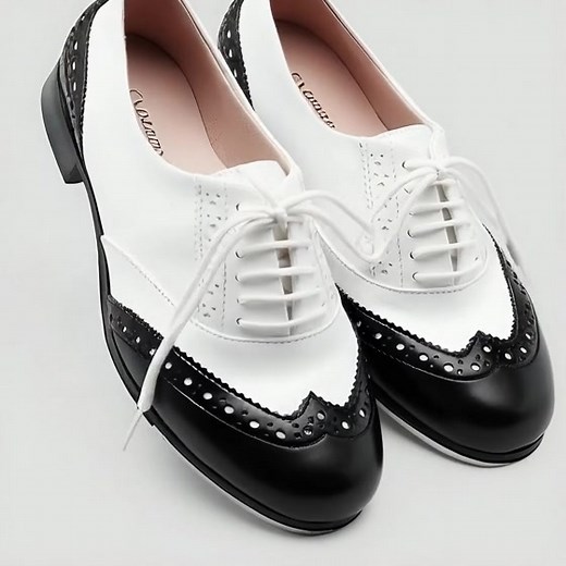 Confi-Danse, mercredi ouvert de 11h à 18h. 84 bld Pierre Mayence à Charleroi. www Confi-Danse be | Confi Danse