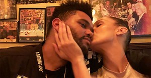 Il nuovo look (virale) di The Weeknd dopo la rottura con Bella Hadid