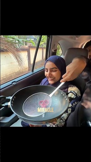 ‎Le Hanan❗😂 അവസാനം കുറച്ച് മണല് വാരി ഇട്ടിട്ട് കടല ചൂട് ആക്കേണ്ടി വരും 😹🤍 #shorts #hanan #hananshaah