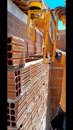 A clever bricklaying guide with built-in plumb ensures every brick aligns perfectly straight, saving time and effort.” #ConstructionTools #Bricklaying #Masonry #DIYInnovation #StraightWalls #TimeSaver #BuildingMadeEasy #SmartTool | Kayala Domes