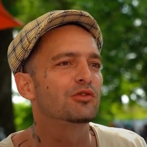 En instance de divorce et avec un nouveau métier, Soan (Nouvelle Star) a changé de vie pour sa compagne - Télé 2 Semaines