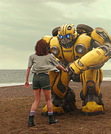 Bumblebee is so cute!🤣👇🤣#bumblebee #bumblebeeedit #movie #edit #movieedit #aeedit