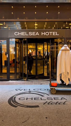Wishing you a safe and spooky Halloween.🎃 👻💀 #HappyHalloween #ChelseaHotelToronto #HalloweenTO #TorontoHotels #SpookySeasonTO #TrickOrTreatTO #SpookyToronto #DowntownToronto #TorontoLife #HotelToronto | Chelsea Hotel, Toronto